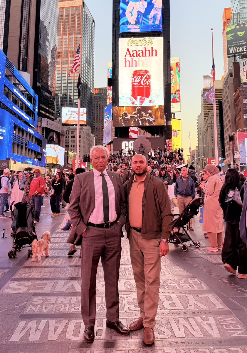 PirAdnanBodla's tweet photo. Brother,s 
#Governor_Sindh #SyedNehal_Hashmi🇵🇰
#khurram_bhatti🇵🇰 #Imran_Nazir 🇬🇧 🫶🏻🇨🇦.
#nextstop #Washington_DC https://t.co/156Ebgp47j