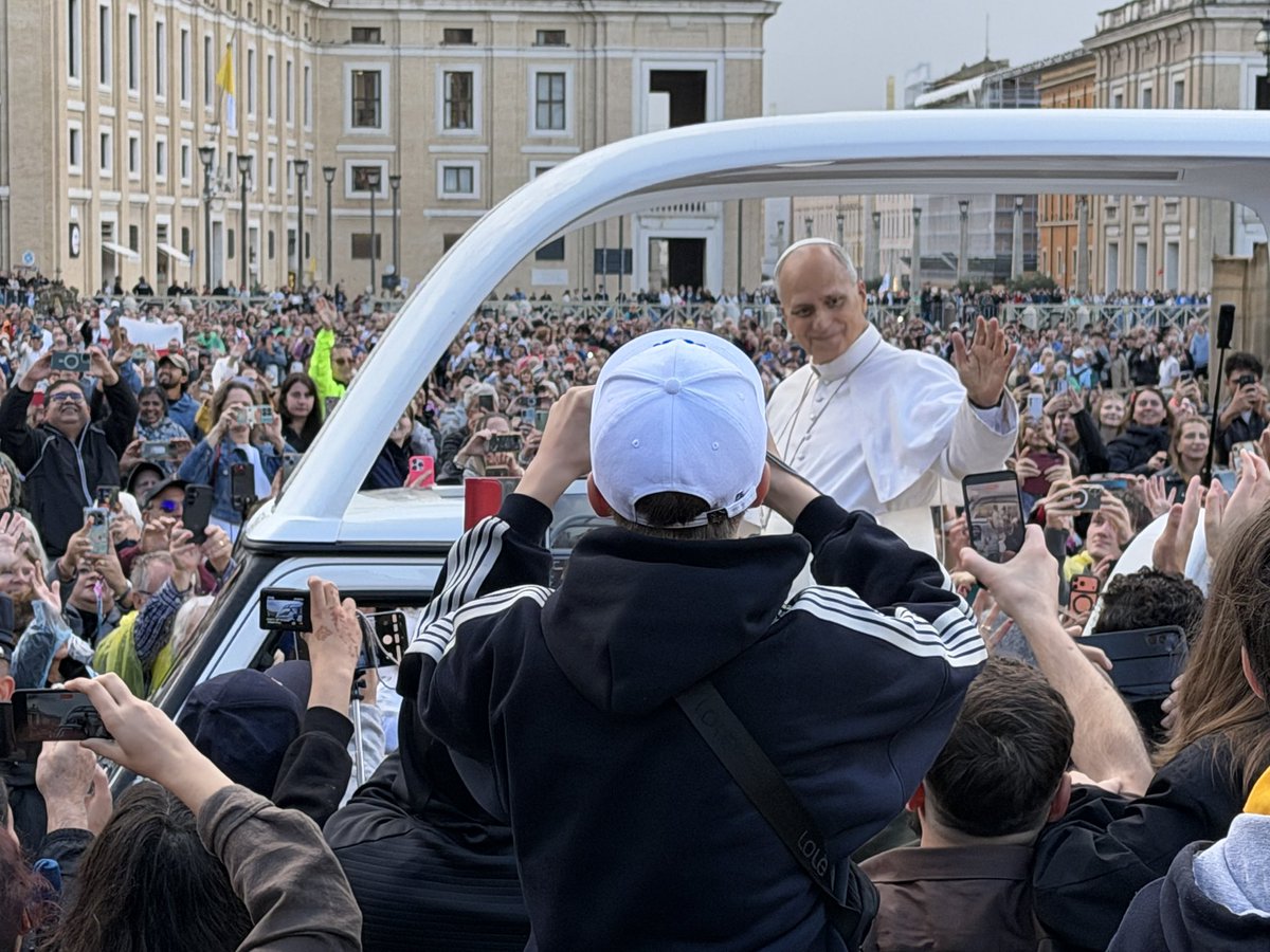 STMComp's tweet photo. A memorable day at the Vatican as our students had the opportunity to see Pope Leo XIV at the Papal Audience! There was sunshine and rain but an experience for our young people #DoYourBest #ServiceFaithFuture https://t.co/aJew9WpOdp