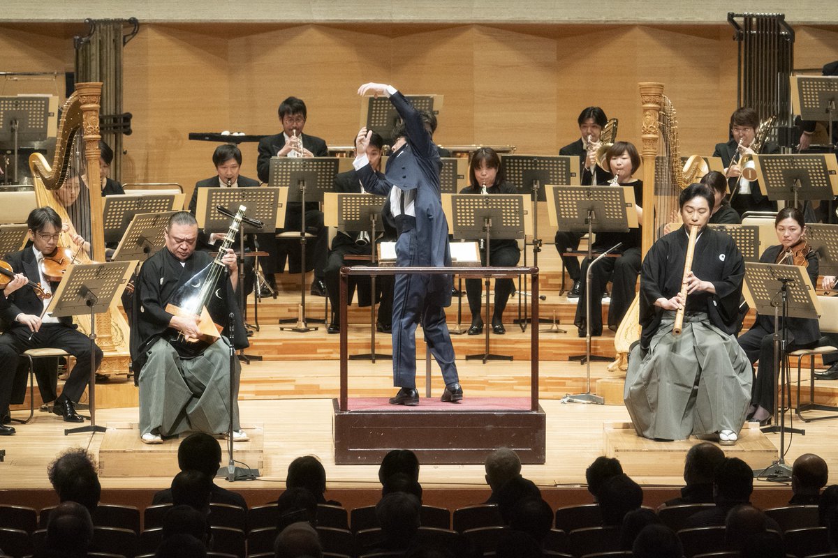 Co_Classics's tweet photo. ✨RELEASE✨
世界を舞台に活躍する指揮者・山田和樹×読響、圧巻の公演がライブ盤で登場！
─────────────────
「武満徹：ノヴェンバー・ステップス」
　山田和樹(指揮) / 読売日本交響楽団
　藤原道山(尺八)・友吉鶴心(琵琶)
───────────────── 
2024年2月9日の定期公演で演奏された「ノヴェンバー・ステップス」とベートーヴェン「交響曲第2番」をライブ収録！
2023年公演の「黛敏郎：曼荼羅交響曲」もカップリング収録。
CDのブックレットには山田和樹インタビューによる、ライナーノーツを掲載📖

💿アルバム情報💿
https://t.co/yquf7GSpCL

🎧音楽配信🎧
https://t.co/aZKy2PT5ZA

#山田和樹 #読響 #藤原道山 #友吉鶴心