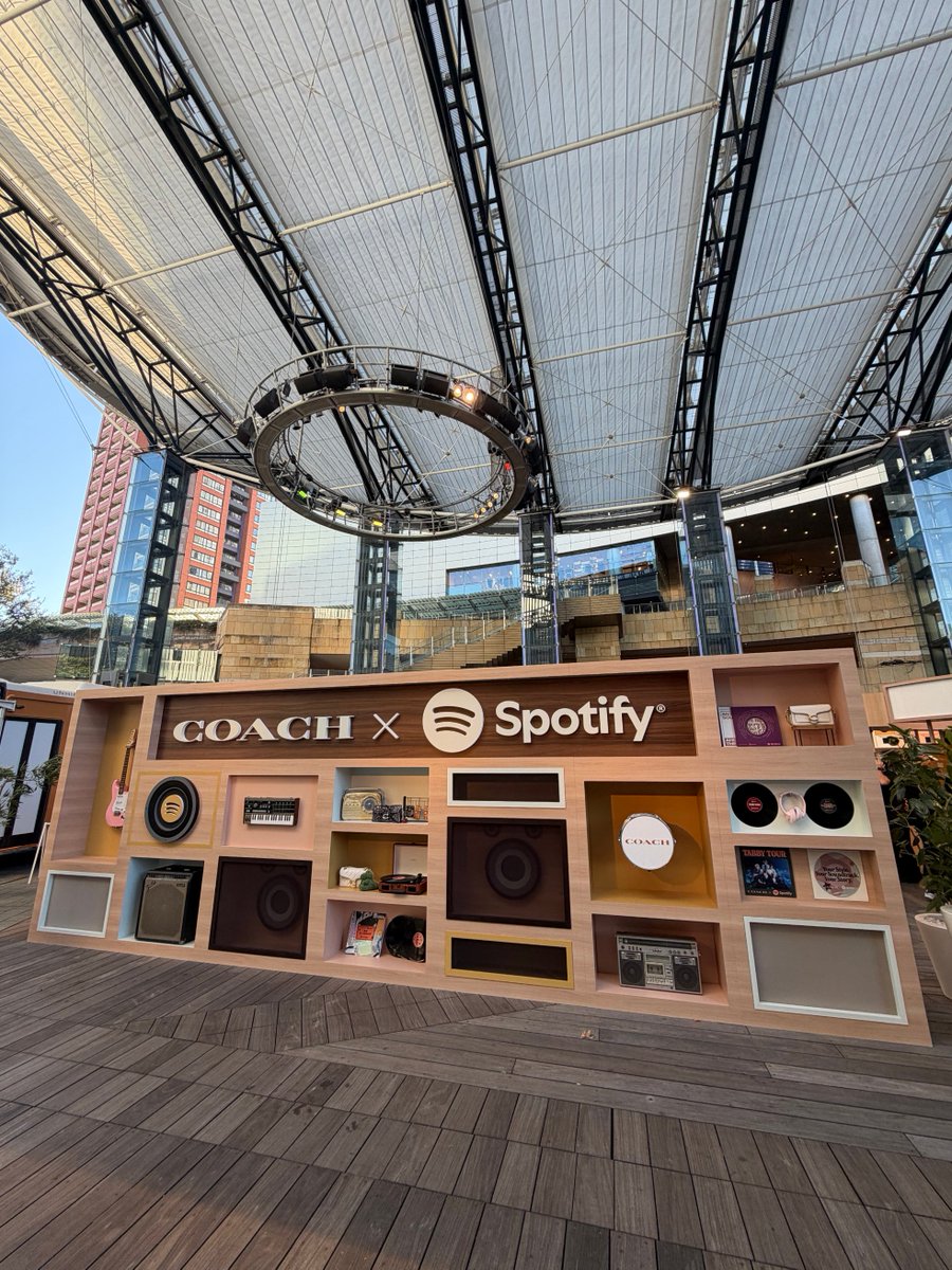 realsoundjp's tweet photo. @Coach @SpotifyJP 𝐂𝐎𝐀𝐂𝐇 × 𝐒𝐩𝐨𝐭𝐢𝐟𝐲「𝐓𝐀𝐁𝐁𝐘 𝐓𝐎𝐔𝐑」
━━━━━━━━━━━━━━━━

📷 STARGLOW Song Session💫

#STARGLOW #CoachxSpotify https://t.co/JJ22BwbXwk