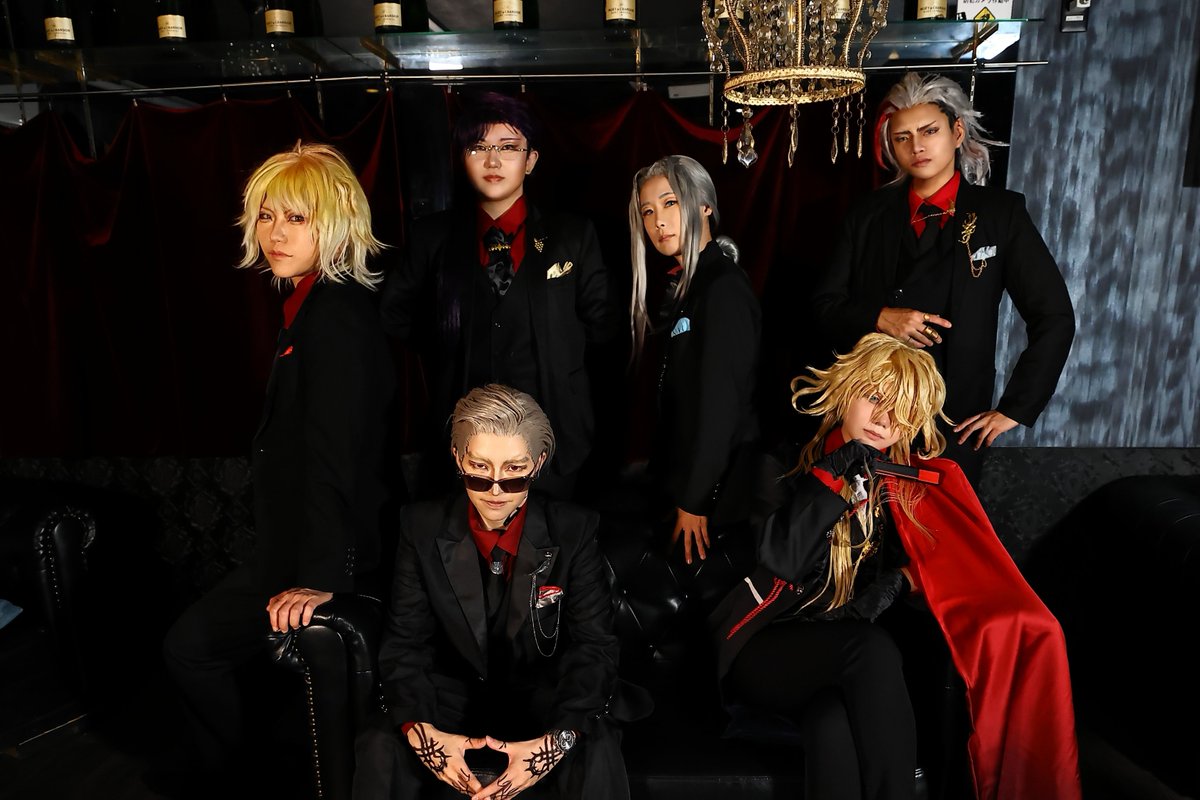 Syakuyakukaruta's tweet photo. ※Cos

　一文字一家
　 　結集

#0927一文字祝装の宴 https://t.co/sF73CEJW7e