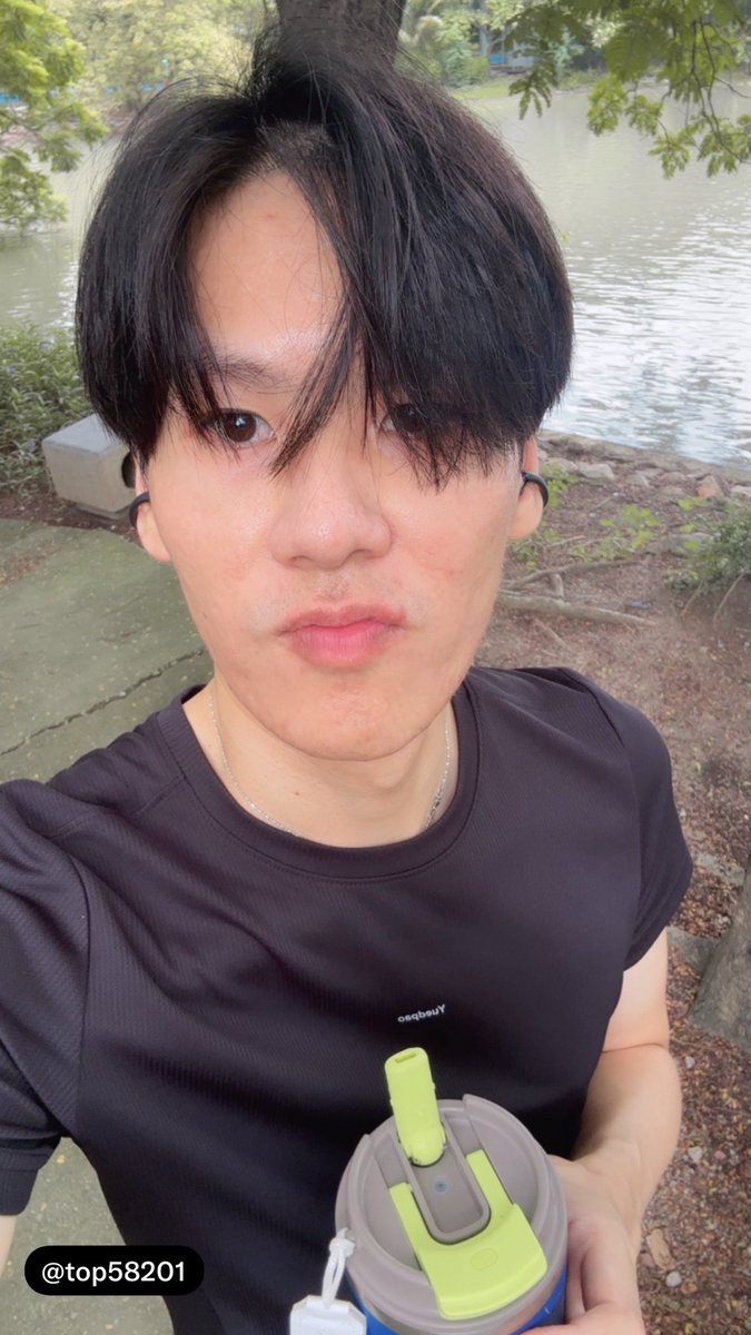 top58201's tweet photo. ชอบตัวเองในชุดวิ่ง🤭🫣🫪 https://t.co/frjXhUyt6r