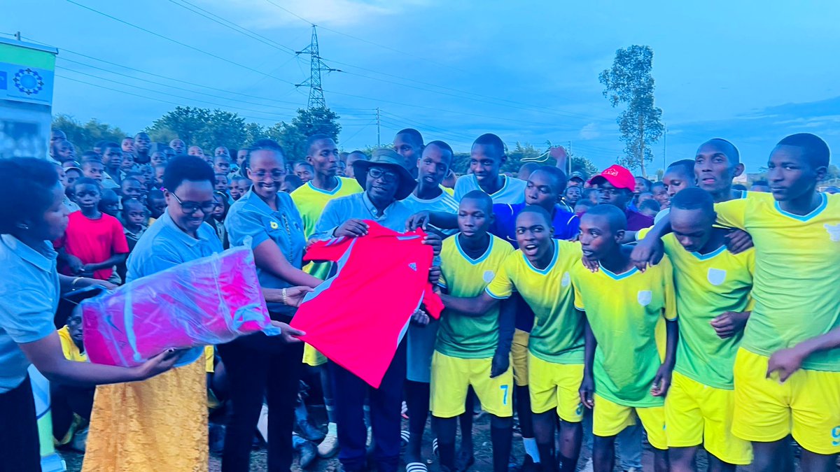 rrpplus's tweet photo. Reaching Young People with Trusted Information for a Healthier Future! 

We have successfully concluded our Community Literacy Campaign in Bumbogo Sector, Gasabo District, on Tuesday, bringing young people and community members together through football, interactive debates and health education.
Implemented by RRP+ in partnership with @RBCRwanda , with support from @soscvrwanda , @RDA_Rwanda and other partners, the campaign promotes informed health and life decisions among young people.

⚽ Why Do We Use Sports and Debates to Reach Young People?

Football attracts young people and community members in a familiar and engaging environment, creating opportunities to share important health messages. Interactive debates give young people space to ask questions, express their views, challenge misconceptions and discuss solutions to the challenges they face.

The campaign addresses key issues affecting young people aged 10-24, including adolescent sexual and reproductive health, HIV and STI prevention, tuberculosis (TB) awareness, teenage pregnancy prevention, gender-based violence, consent, healthy relationships, mental health, drug use, harmful alcohol consumption, healthy lifestyles and non-communicable disease (NCD) prevention, including Type 1 diabetes awareness.

The campaign also promotes early health-seeking behaviour and access to appropriate youth-friendly health and psychosocial support services. Basic mental health support was provided, encouraging young people to recognize emotional challenges and seek help when needed.

🏫 MINEDUC Calls on Teachers to Provide Trusted Health Information in Schools

MUNGANYINKA BEATHA, the representative of the Ministry of Education (MINEDUC), emphasized the important role teachers play in helping young people access accurate and trusted information about sexual and reproductive health.

She encouraged teachers to use the educational materials and knowledge available to them to guide learners, respond responsibly to their questions, correct misinformation and support informed decision-making.

🎓 Supporting Young Mothers to Return to School

The campaign also highlighted efforts to help young mothers continue their education after experiencing early or teenage pregnancy.

Through DHL Got Heart Funds, in collaboration with RRP+, support was provided to help beneficiaries return to school and continue learning. This included school fees and school materials, alongside livestock support intended to strengthen household livelihoods and improve families’ living conditions.

🏆 Recognizing and Motivating Participants

Awards were presented to all four teams from the four participating schools in recognition of their commitment, teamwork and participation in football matches and debates, motivating them to continue engaging in healthy and positive community activities.

🙏 Appreciation to Our Partners

RRP+ sincerely thanks Rwanda Biomedical Centre (RBC), SOS Children’s Villages Rwanda, @DHLAfrica , @Rwanda_Edu , @RDA_Rwanda , @Gasabo_District local leaders, educators, health professionals, community members and all other partners for their collaboration and commitment to youth empowerment and community health literacy.

Trusted Information. Healthy Choices. Brighter Futures!
#soberGen #HeheNicyuma, #EjoHawe,  #MyHealthMyFuture #HIVPrevention, #SayNoToDrugs

For assistance or concerns, call RRP+ Toll-Free: 1245.

@RwandaHealth 
@RwandaFinance
@RwandaYouthArts
@RwandaEmergency
@giz_rwanda
@UNAIDSRwanda
@unicefrw
@UNFPARwanda
@WHORwanda  
@sfhRwanda 
@giz_rwanda 
@CDCgov 
@CDCRwanda 
@mutambukaDeo 
@nsanzimanasabin 
@JNdayizigiye 
@CMuvunyi
@PaulineOkumu
@TuyishimeAlbert
@BrianChirombo
@andrewmorley0
@RichardAmenyah
@AndrewGasoziNtw
@HindHassan_
@BarhamSalih
@RituShroff3 
@Winnie_Byanyima  
@GlobalFund
@CityofKigali
@HDIRwanda
@uphls
@AHFcares
@InterfaithRda
@UNAIDSRwanda
@WVRwanda
@UNAIDS