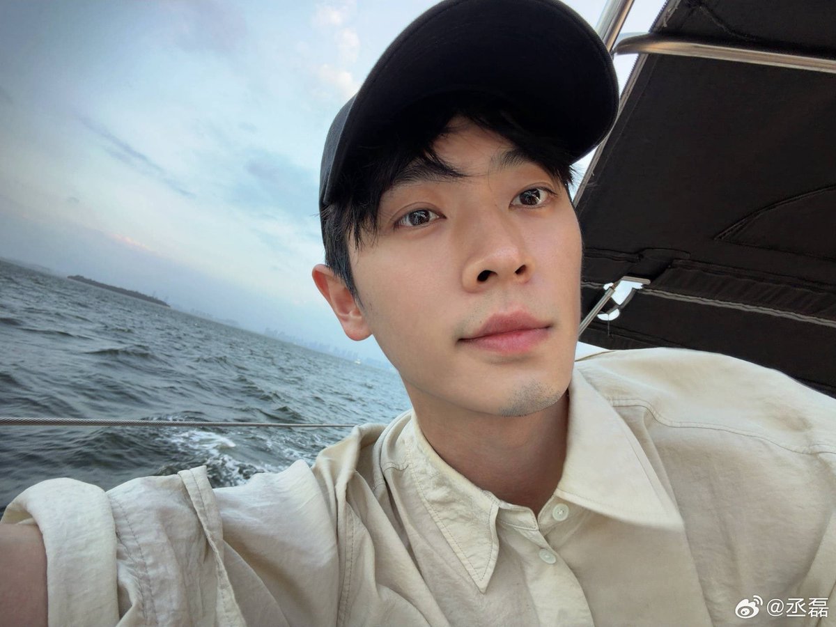 chenglei18_th's tweet photo. ลุคตกปลาคุณชายห้าเกินไปมั้ยคะ 😭🫠

#เฉิงเหล่ย #Chenglei #丞磊 https://t.co/qGqiqAtza0