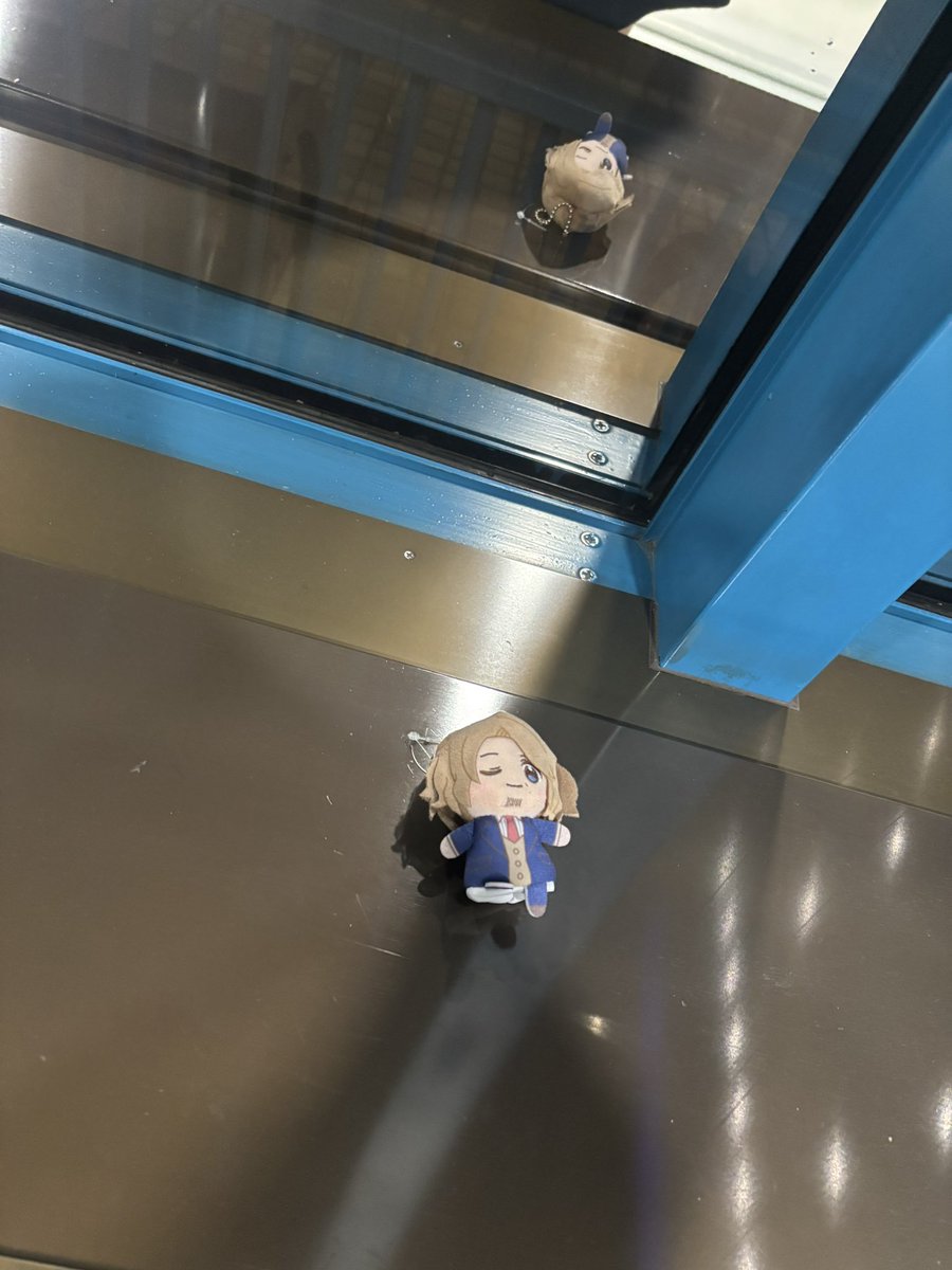 __zer0_sk's tweet photo. #拡散希望 
ヘタリア原画展にて落とし物がありました
サンシャイン出て外のエスカレーターのとこにありました。 https://t.co/s05vHjw1Rn