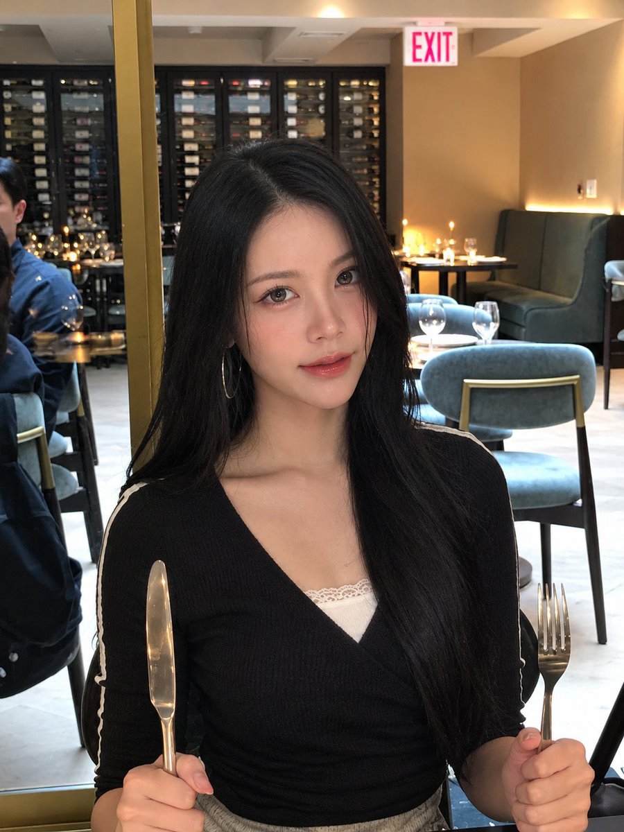 huuum77's tweet photo. Ikut join ya guys, kenalin aku fans sekaligus dokpri nya Carmen✌️😁 
#carmen #르먼카 #카르멘

I vote #Hearts2Hearts for Fans' Choice Female at
#2026MAMAVOTE

Idolnya                              Fansnya https://t.co/0VLR8zDwP2