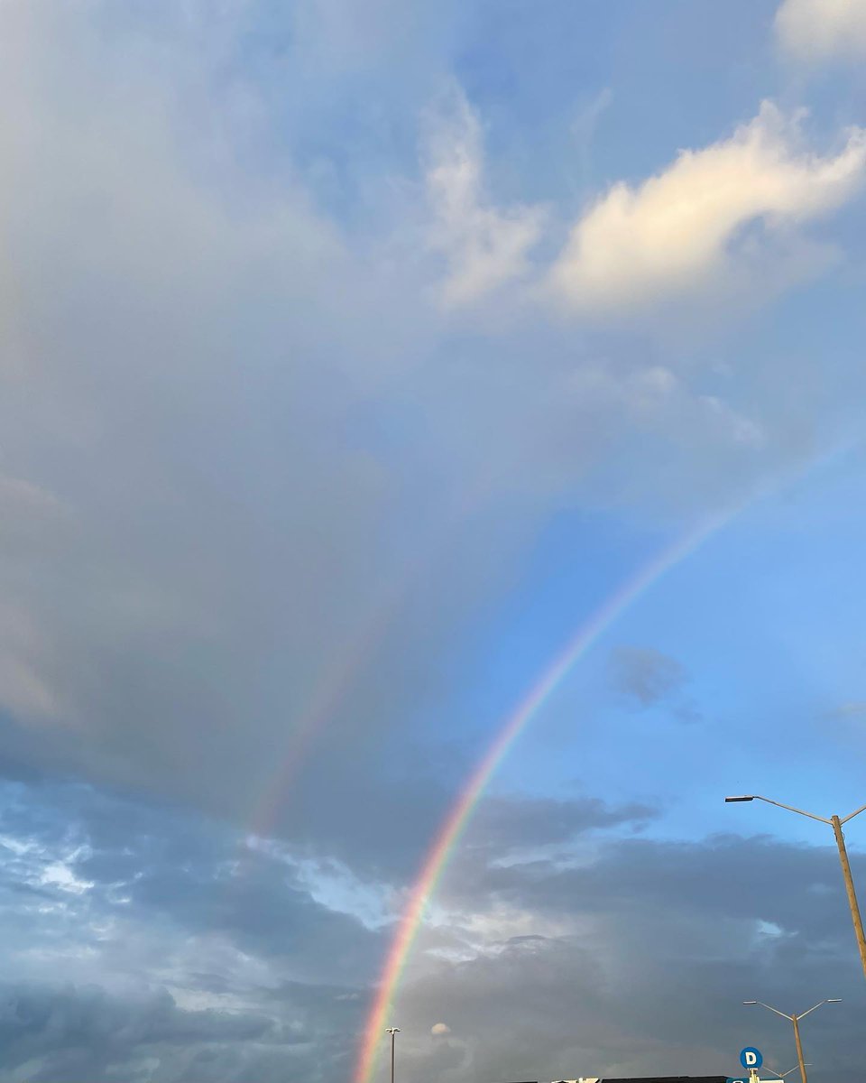 Aditiverma63's tweet photo. A moment I wish I could relive. 🌈✨

#UnforgettableMoment https://t.co/6DS5J0jOOw