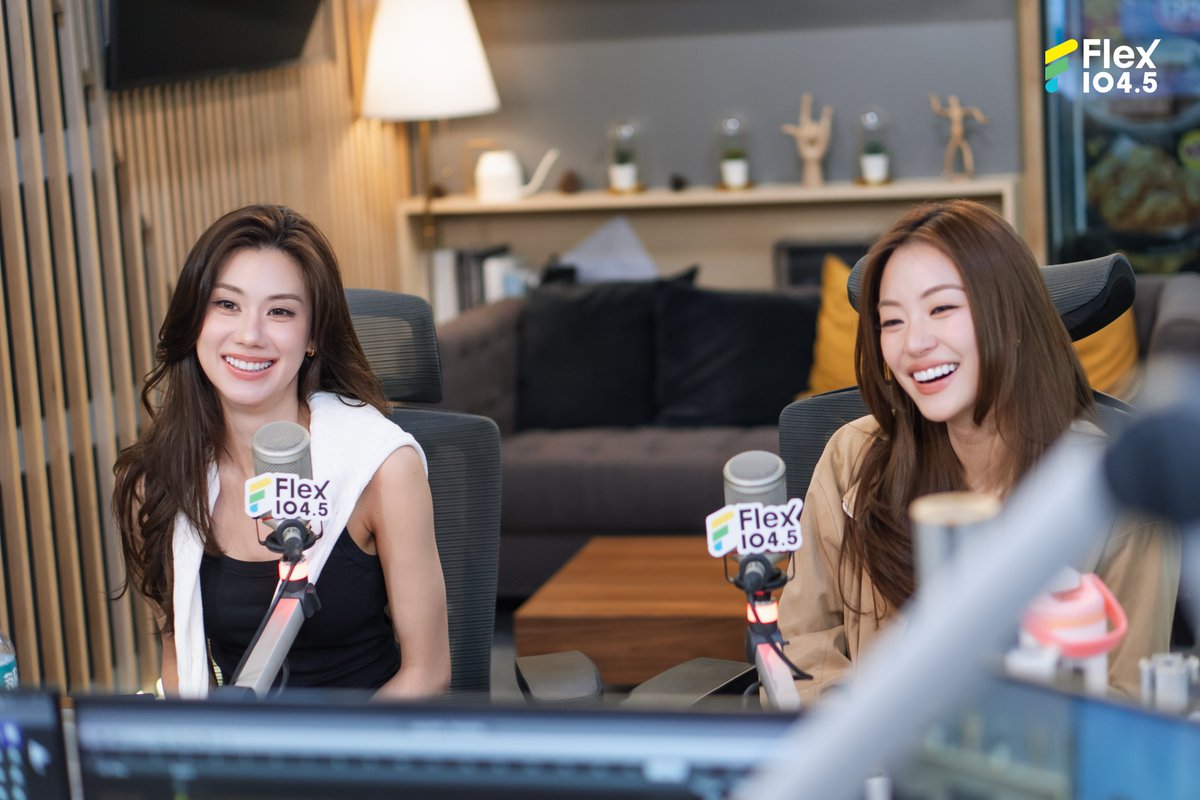 Flex_Connect's tweet photo. 📌ดูรายการ Flex Talk ย้อนหลังได้ทาง YouTube : FlexConnect
https://t.co/qGWhRxt5RM

@lena__lorena @miunatshaa @LenaMiu_CH3
.
#Flex1045xPlsLoveรักได้ไหม
#ลีน่าหมิว #LenaMiu #PlsLoveรักได้ไหม
#FlexTalk #FlexConnect #Flex1045 https://t.co/w42AtpnM2Y