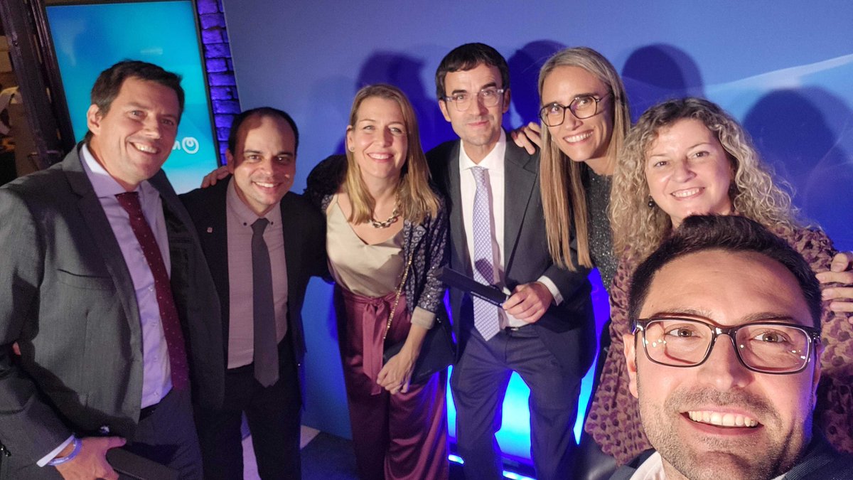TICSud's tweet photo. 🔵🔴🟡El gerent del #TICSud, Sergi Novo, al 30è aniversari de @NTTDataSpain!

👏 Tres dècades impulsant la tecnologia, la innovació i la transformació digital d'una empresa que compta amb més de 4.000 professionals a Catalunya.

Gràcies per comptar amb nosaltres i enhorabona!🚀 https://t.co/cjZ4RrAHFl