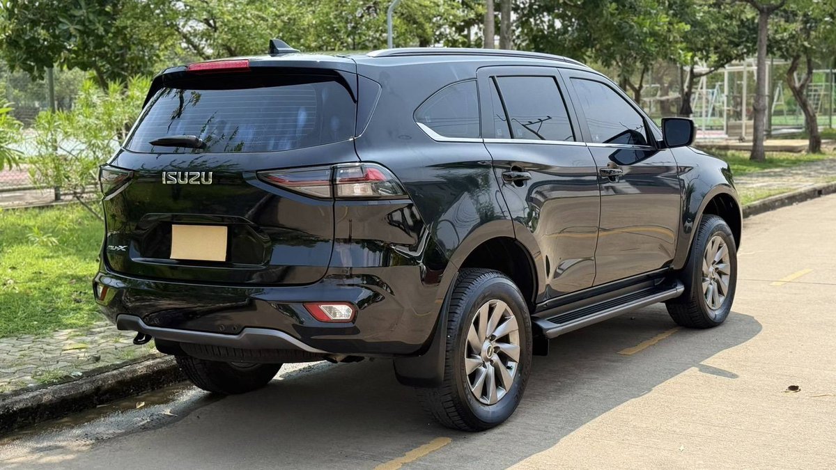 PawnCar's tweet photo. Isuzu mu-x ปี2023 สีดำ เครื่องยนต์ 1.9 ดีเซล เกียร์ออโต้ พวงมาลัยมัลติ แอร์แบ็ค จอ+กล้องถอย ปุ่มสตาร์ท ภาษีมิ.ย.68 เอกสารครบ ราคา 270,000

ช่องทาง ติดต่อ
Tel. 085-514-1790
Line @car_speed (มี@ด้วยนะครับ)
หรือกด link นี้ https://t.co/L2n32wjcGV
Twitter @PawnCar

🌺
#รถหลุดจำนำ https://t.co/r3tpN0v7EV