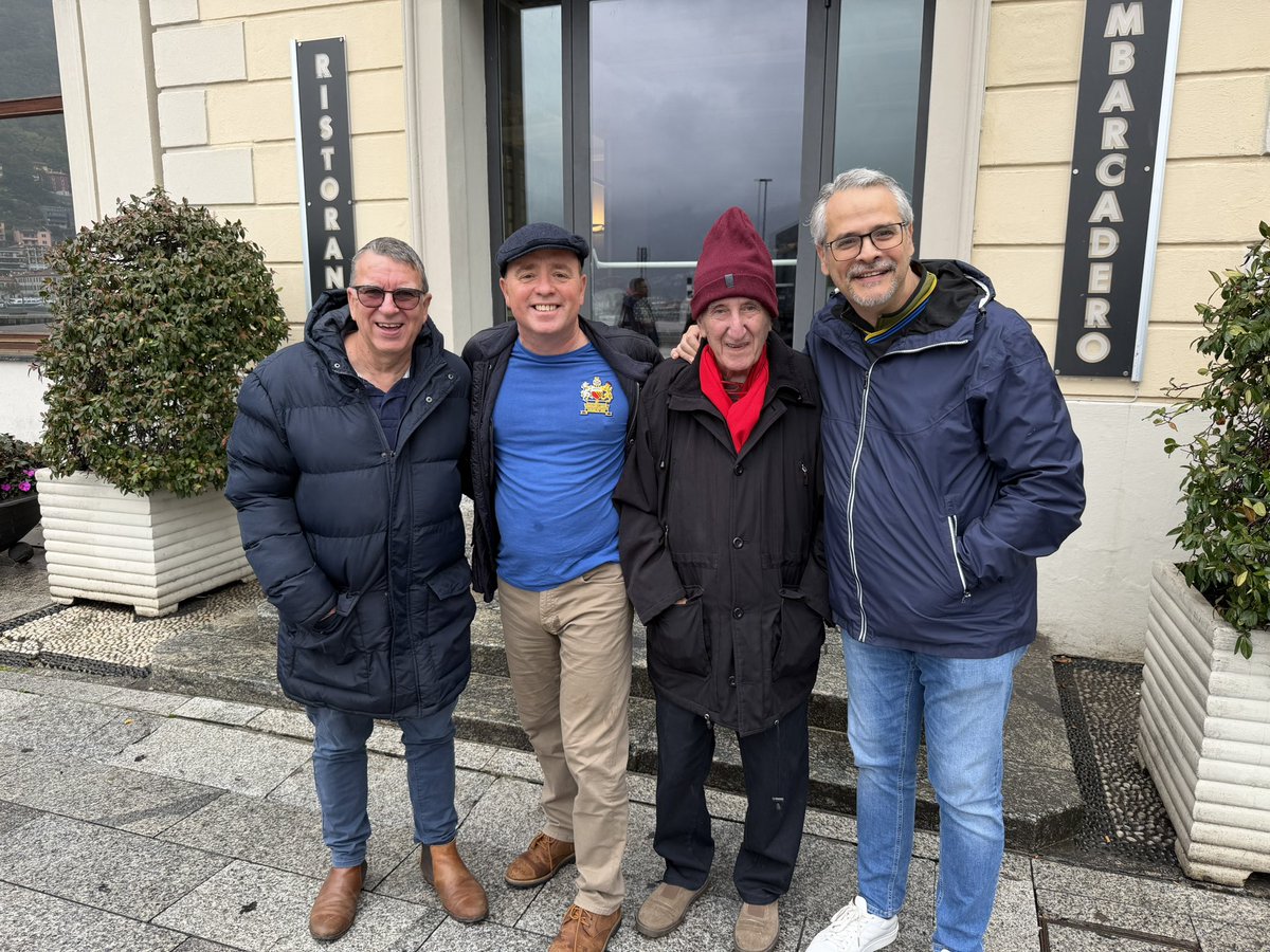 MachineGun1967's tweet photo. Look who we’ve bumped into in Como @NormanWhiteside ? #MalteseSupportersClub 🇾🇪 https://t.co/GGQ7axbGva