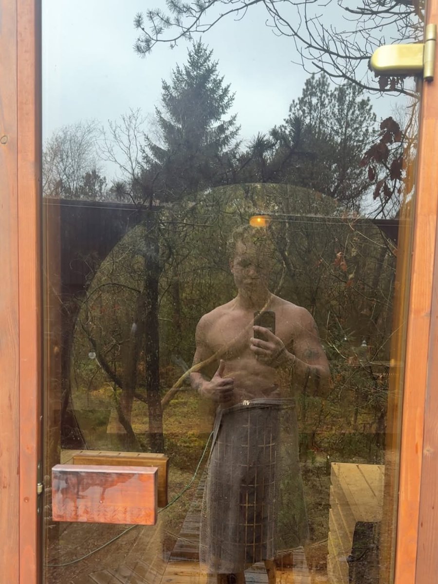 RickieHokula's tweet photo. Hygge i skoven🤝 https://t.co/XI8cD5ywZ8
