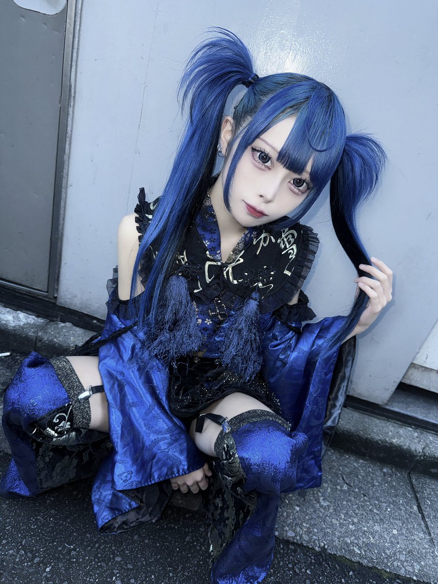 karma_nekosuki's tweet photo. 極彩の死期に葬ってあげるから https://t.co/9VXikLup7S