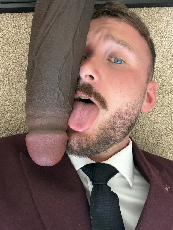 JockTribeToy's tweet photo. What toy shall he play with for this business meeting? 😈@SuitedGuy3

Bodybuilding Marcus or Construction Connor?  

🔗https://t.co/NuqlH7yDDi https://t.co/9dJ7vXRSxT