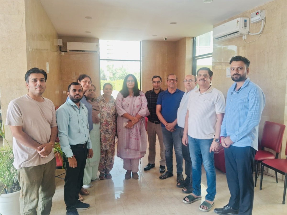 MCManesar's tweet photo. निगमायुक्त @IAS_Pradeep_001 के निर्देशानुसार #अंसल_हाइट्स, सेक्टर-86 में SWM2026 #4बिन कचरा पृथक्करण,सतत पहल एवं वायु प्रदूषण नियंत्रण पर संवादात्मक जागरूकता सत्र आयोजित किया गया।
इसमें RWA सदस्यों, नागरिकों, घरेलू सहायकों एवं हाउसकीपिंग स्टाफ ने भाग लिया।
#SourceSegregation https://t.co/YHbDEuOhLz