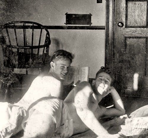 fiercepatricks's tweet photo. His religious parents disowned him for being gay, but his boyfriend’s family took him in and loved him as their own. https://t.co/BRvz3y6tcv