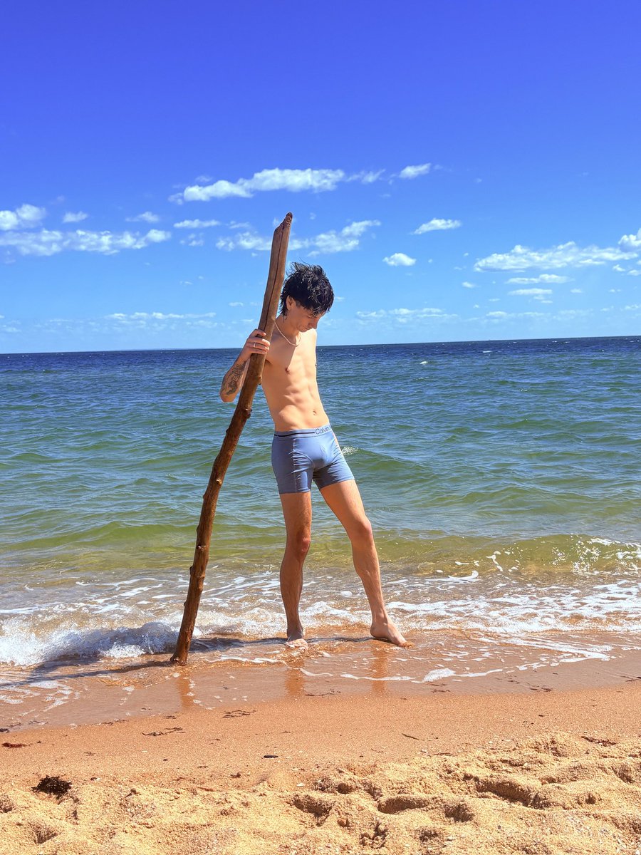 softmortemboy's tweet photo. I love the beach SO MUCH #Melbourne #melbgay #beachbaddie #twink #bodypositivity #gay https://t.co/lfZFtOWhJF