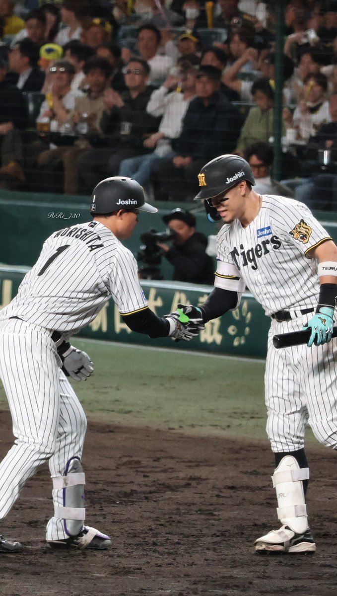 RiRi_730's tweet photo. 来年からアイブラさんのわちゃわちゃもパフォーマンスももう見れないなんて寂しすぎてまだ実感わかないけど🥲
てるちゃんがお兄ちゃんしてくれるのも、てるちゃんの前だと弟君になるもりしも、ぜんぶぜんぶ大好きだった😭😭 https://t.co/CM1q4zJBm0