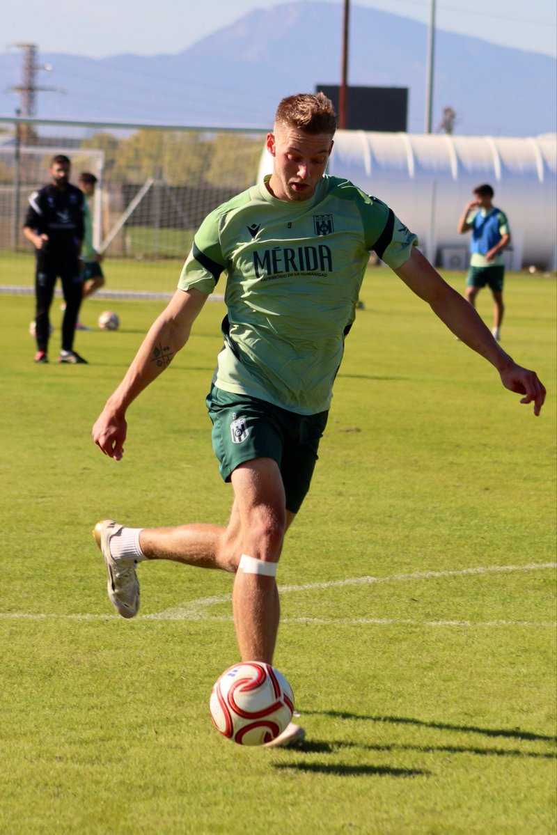 Merida_AD's tweet photo. Goles, goles, goles ⚽️💥 https://t.co/JiH456IMYt