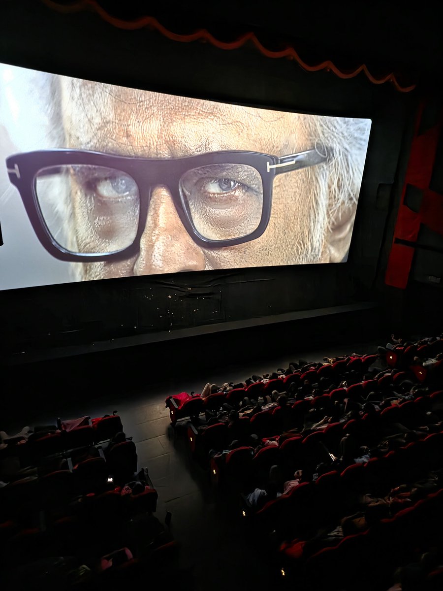 kasi_theatre's tweet photo. Frame-Ah Paarunga Jiiii 🤯🔥🌟💥❤️
#Jailer2 #Superstar https://t.co/XZX1GLpSmu