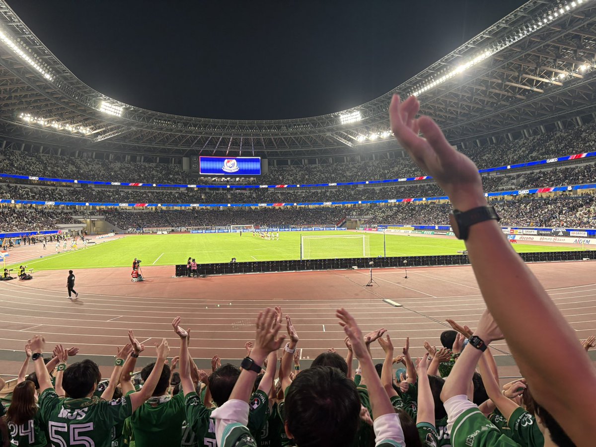 omochi1969tv's tweet photo. 本当に良い試合だった！
勝てなかったのは悔しいけど、内容的に絶対に負ける試合ではないと思ってたから2点取り返せたのが嬉しすぎる😭

剛綺がゴール決めた時は思わず大号泣。
現地で見れて本当に良かった😭✨

ヴェルディここから這い上がっていくよ！
次こそ必ず勝利を✊🏻🟢

#ヴェルディ #verdy https://t.co/kI38PRACU6