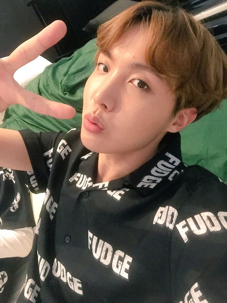 K00AGUSTD's tweet photo. ninguem ama o hobu bicudo mais que eu https://t.co/KZJsxZ8xDk