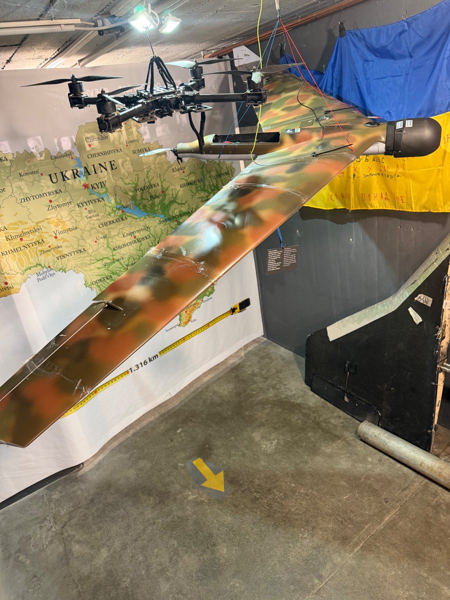 berlinstory's tweet photo. Im Tempodrom redet bei der #gtcberlin der NVIDIA Chef. Wir zeigen nur wenige Meter weiterim #Ukraine Museum (im #Berlin  Story Bunker) eine russische KI-Drohne, welche einen NVIDIA Chip nutzt. https://t.co/CqJF40Q6Ng https://t.co/zEE9HQuLUv