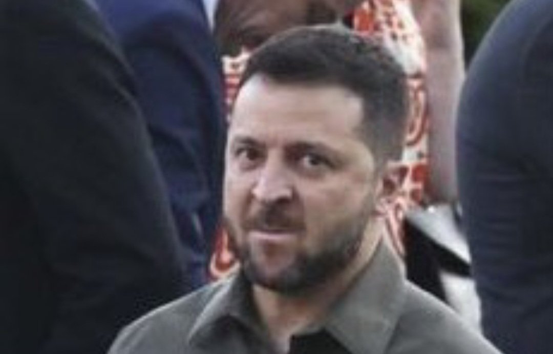 joysynk1's tweet photo. Putin's not the bad guy. This little fucker is 👇 #Zelensky https://t.co/piJ83s3fj5