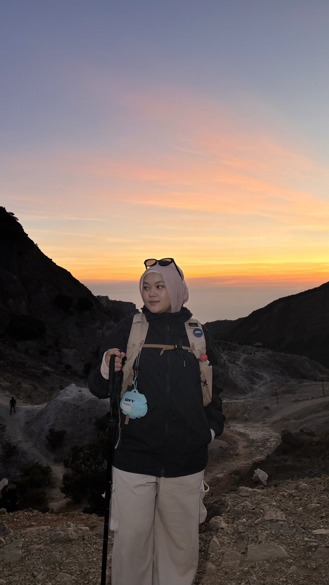 dpetitenote's tweet photo. trek minimal view maksimal #papandayan https://t.co/0SX4bWdU4C