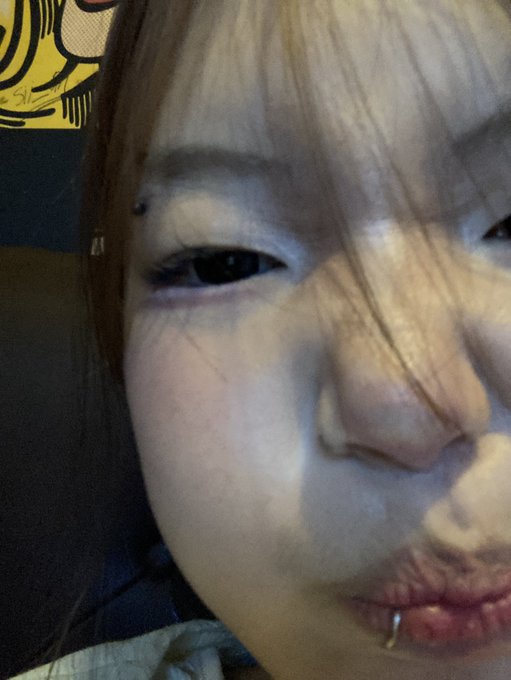 miguelpay97's tweet photo. 살이 쪄버려쓴 그래도 좋아해주
#경주 #만날사람 #맘눌뎀 #친구 https://t.co/HNQvSPCpL0