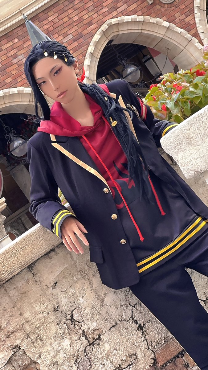 tnsn000's tweet photo. 風強すぎて髪が終わってた🐍

 #Dハロ仮装2026 
 #Dハロ仮装ツイステ https://t.co/d72i2F9wMe