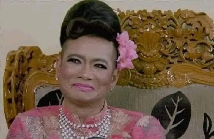 ppwenjj's tweet photo. အခုမှသတိရတယ် pondphuwin taynew 
Jossgawin ဇာတ်ကားတုန်းကဆို တရုတ်ကအရမ်းတောင်မလှုပ်ကသေးဘူး စီးရီးကို ဖျက်လိုက်တာ ဖေပုရာလေးစားသွားပြီ ဒီတခါတော့
ငါတို့က စီးရီးကိုဖျက်ခိုင်းနေတာမဟုတ်ပါဘူးဟာ အဲ့ဩပါ့ ကမ္ဘေဇ

MYANMAR CULTURE 

#ScarletHeartTH 
#MyanmarTraditionalCostume https://t.co/99XFTrNpyF