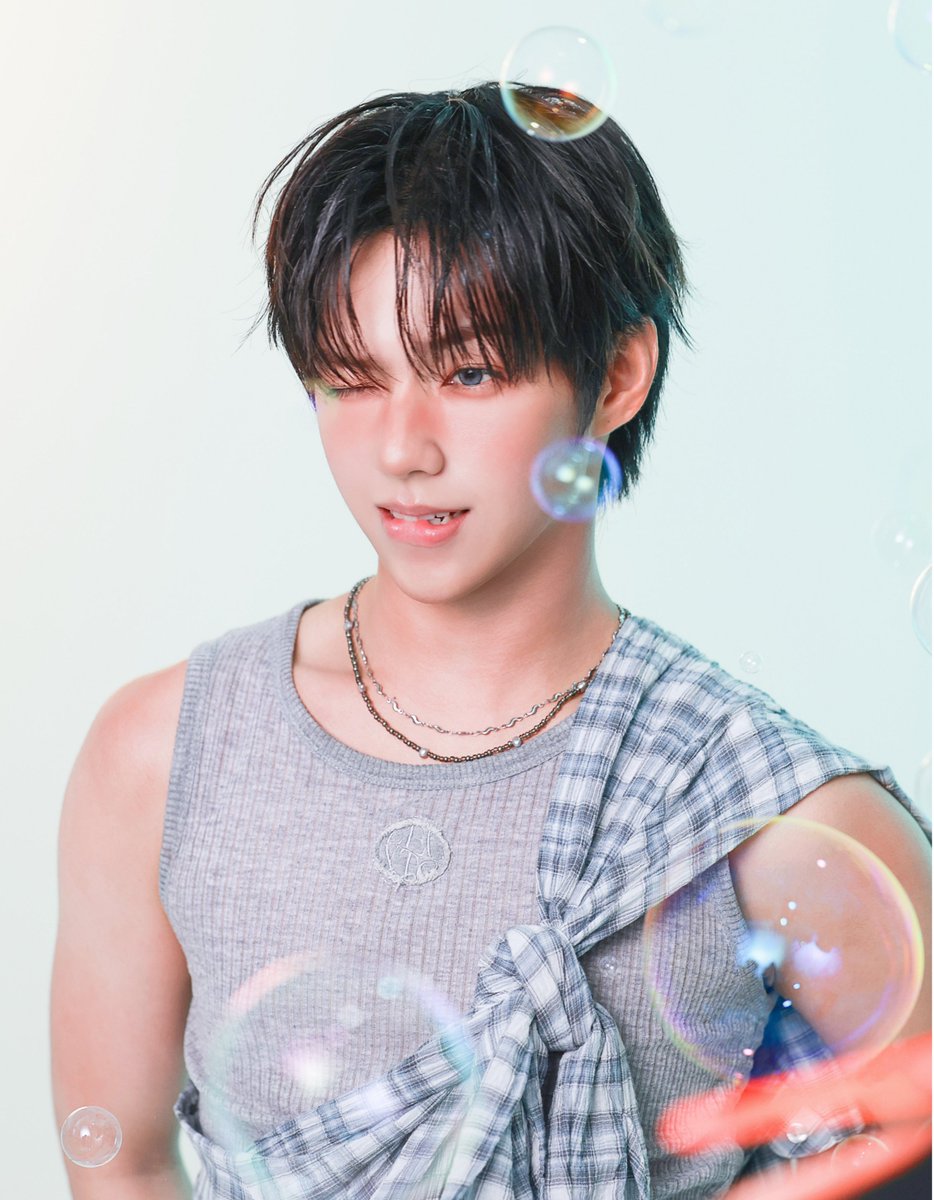 MatchaStarVT's tweet photo. 𝘼 𝙡𝙞𝙩𝙩𝙡𝙚 𝙘𝙝𝙖𝙧𝙢, 𝙖 𝙥𝙡𝙖𝙮𝙛𝙪𝙡 𝙬𝙞𝙣𝙠, 𝙖𝙣𝙙 𝙖 𝙬𝙝𝙤𝙡𝙚 𝙡𝙤𝙩 𝙤𝙛 𝙗𝙚𝙖𝙪𝙩𝙮. 🫧🤍

JL effortlessly captures our hearts with his dreamy visuals, sweet smile, and undeniable charm. Every frame feels like a little piece of magic, reminding us once again why he is so special. Our shining star, our Philippines prince always worth celebrating and appreciating.

🫧https://t.co/hEqH3rTQ2f

#제이엘 #JL #아홉