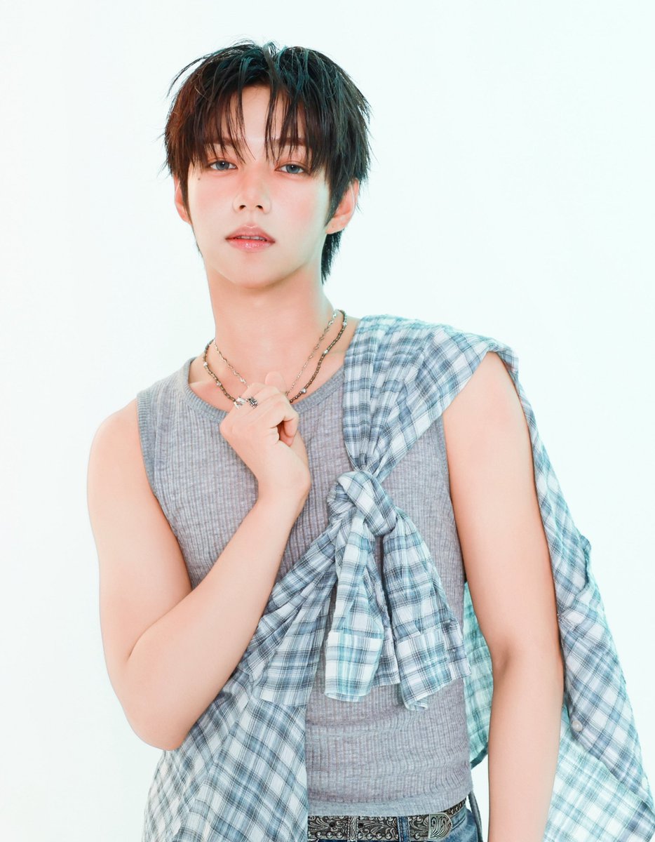 MatchaStarVT's tweet photo. 𝘼 𝙡𝙞𝙩𝙩𝙡𝙚 𝙘𝙝𝙖𝙧𝙢, 𝙖 𝙥𝙡𝙖𝙮𝙛𝙪𝙡 𝙬𝙞𝙣𝙠, 𝙖𝙣𝙙 𝙖 𝙬𝙝𝙤𝙡𝙚 𝙡𝙤𝙩 𝙤𝙛 𝙗𝙚𝙖𝙪𝙩𝙮. 🫧🤍

JL effortlessly captures our hearts with his dreamy visuals, sweet smile, and undeniable charm. Every frame feels like a little piece of magic, reminding us once again why he is so special. Our shining star, our Philippines prince always worth celebrating and appreciating.

🫧https://t.co/hEqH3rTQ2f

#제이엘 #JL #아홉