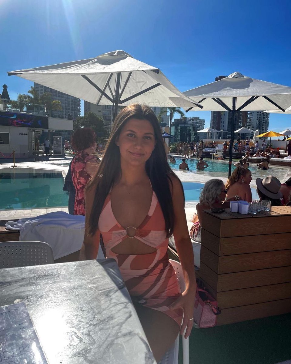 camille111489's tweet photo. Table by the water, confidence on the menu 😉🍽️ https://t.co/m9RVCnzL8v