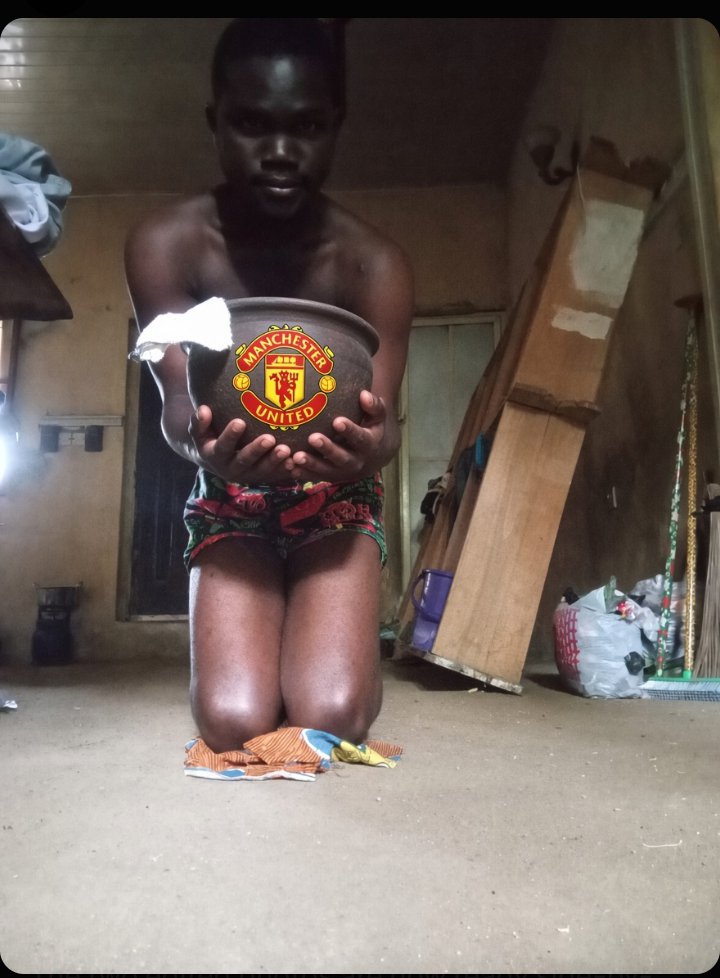 Danie1653's tweet photo. Man u we come to you with           Bible 
Babalawo 
We kneel down beg you no put man u to shame 💔💔💔 https://t.co/IX3dSCoTWd