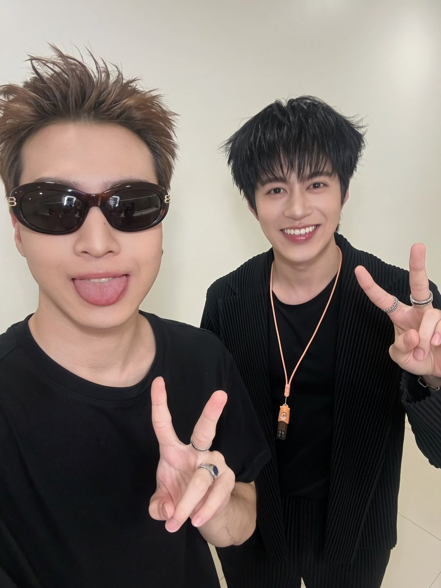 PROXIE_Official's tweet photo. Today! Are you ready to meet Gun & Victor? 🧡💜
See you at LA NOCHE BABY. 

‘𝑳𝑨 𝑵𝑶𝑪𝑯𝑬 𝑩𝑨𝑩𝒀’ HAUNTED POP-UP BAR EXPERIENCE ⏾⋆.˚

🕰️ 7 OCT - 7 NOV 2026
📍 1 Floor, Groove at centralwOrld

#PROXIE_LaNocheBaby
#GrooveatCTW
#centralwOrld
#PROXIEGun
#PROXIEVictor
#PROXIEth
#bROTHERSMUSIC