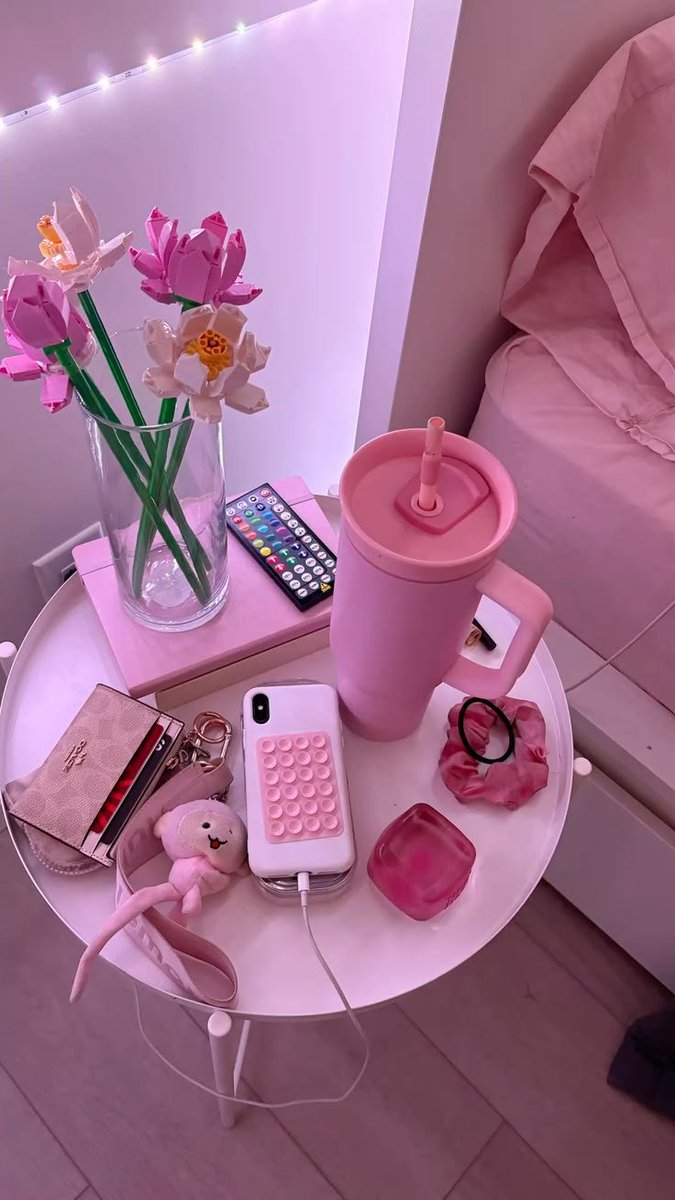 _herlore's tweet photo. pinkaholic https://t.co/9pE2IY7fRH