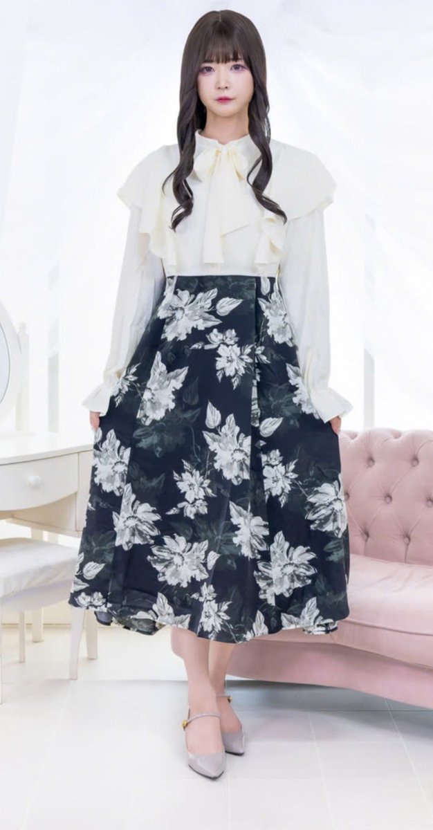 pinkycloset_jp's tweet photo. 結構びっくりされるのですが…
これ男性向けワンピースなんです…↓ https://t.co/997hcLiWTA