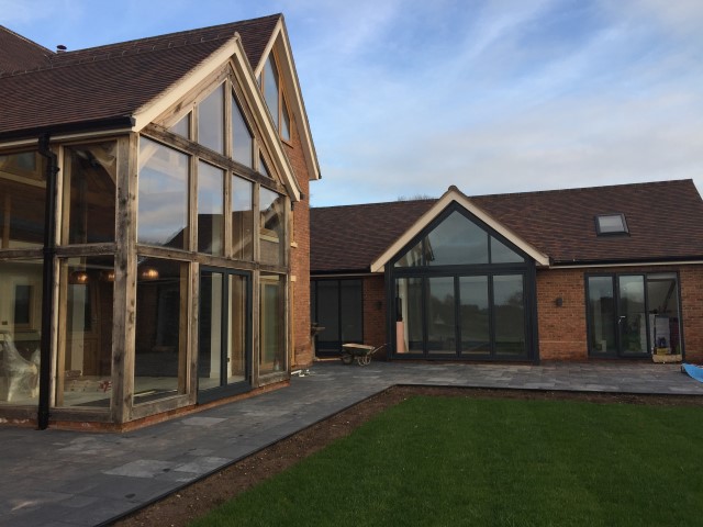 CentralWinStaff's tweet photo. Summer opens the doors. Autumn frames the view. 🍂 Smarts Aluminium looking out onto the changing garden.

Save this for your renovation ideas.

#CentralWindows #SmartsAluminium #AutumnViews #HomeDesign #Staffordshire https://t.co/o9QB1ZqoZr