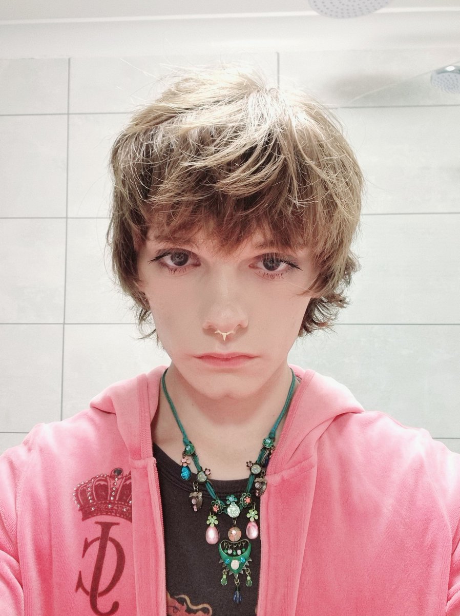 jonesyfrrr's tweet photo. my face is lethal https://t.co/8LFZzfjPNx