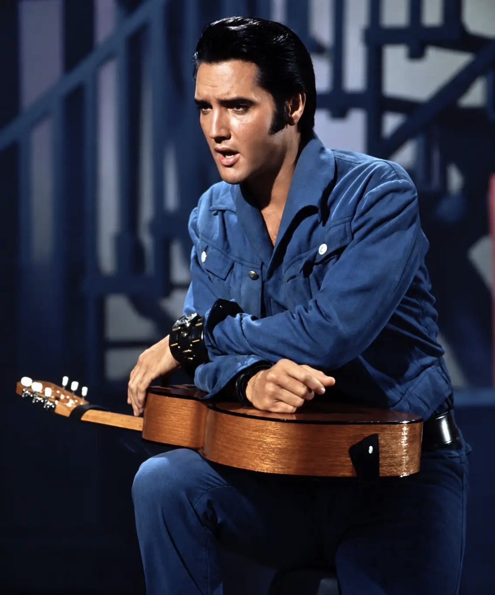 elvis_now tweet picture