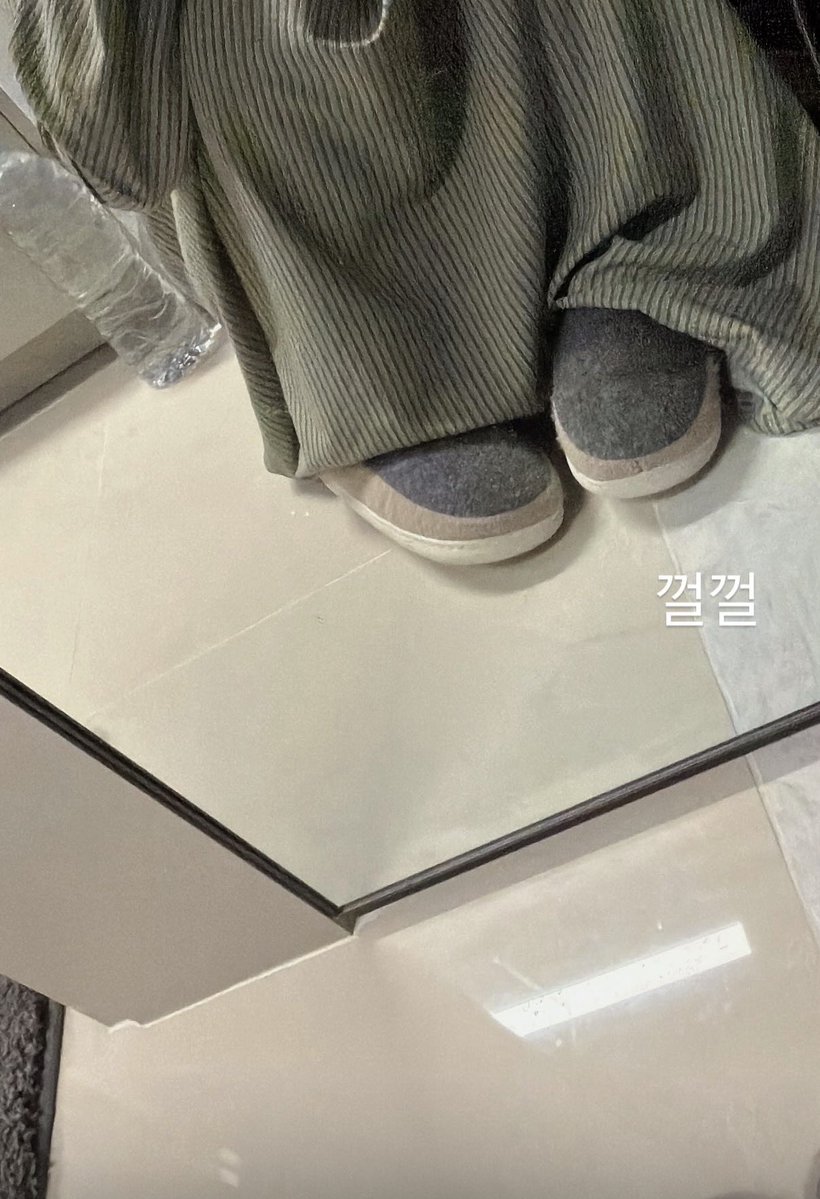 dpd7x7's tweet photo. 춥다 갑자기 겨울이내
감기조심해라 한남소추들앙😙❤️

#핀돔 #핀 #상납 #호구 #atm #자지갑 #핀플 #지갑 #멜섭 #주인님 https://t.co/Jezyt0jc93