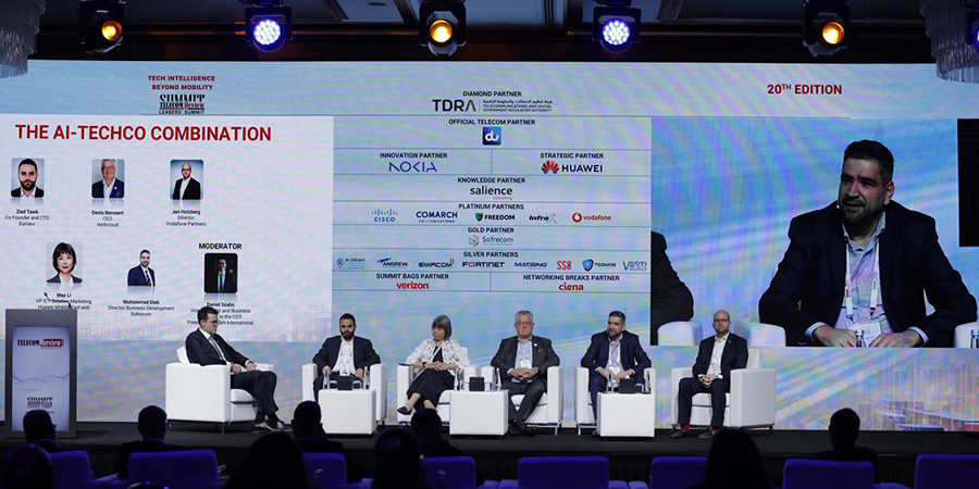 TelecomReviewAP's tweet photo. 𝗣𝗔𝗡𝗘𝗟: Industry leaders explored how #telcos can commercialize their #data, deploy #AI closer to customers, automate services, and generate measurable #ROI.

https://t.co/ErMN5d53h9 https://t.co/UCrgQuOFqf