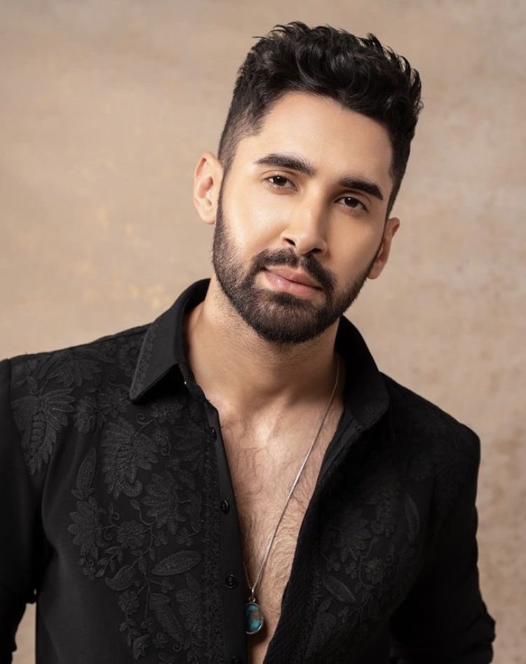 Its_CineHub's tweet photo. Ahaan Pandey vs Lakshya Lalwani https://t.co/LJz63T3PTv