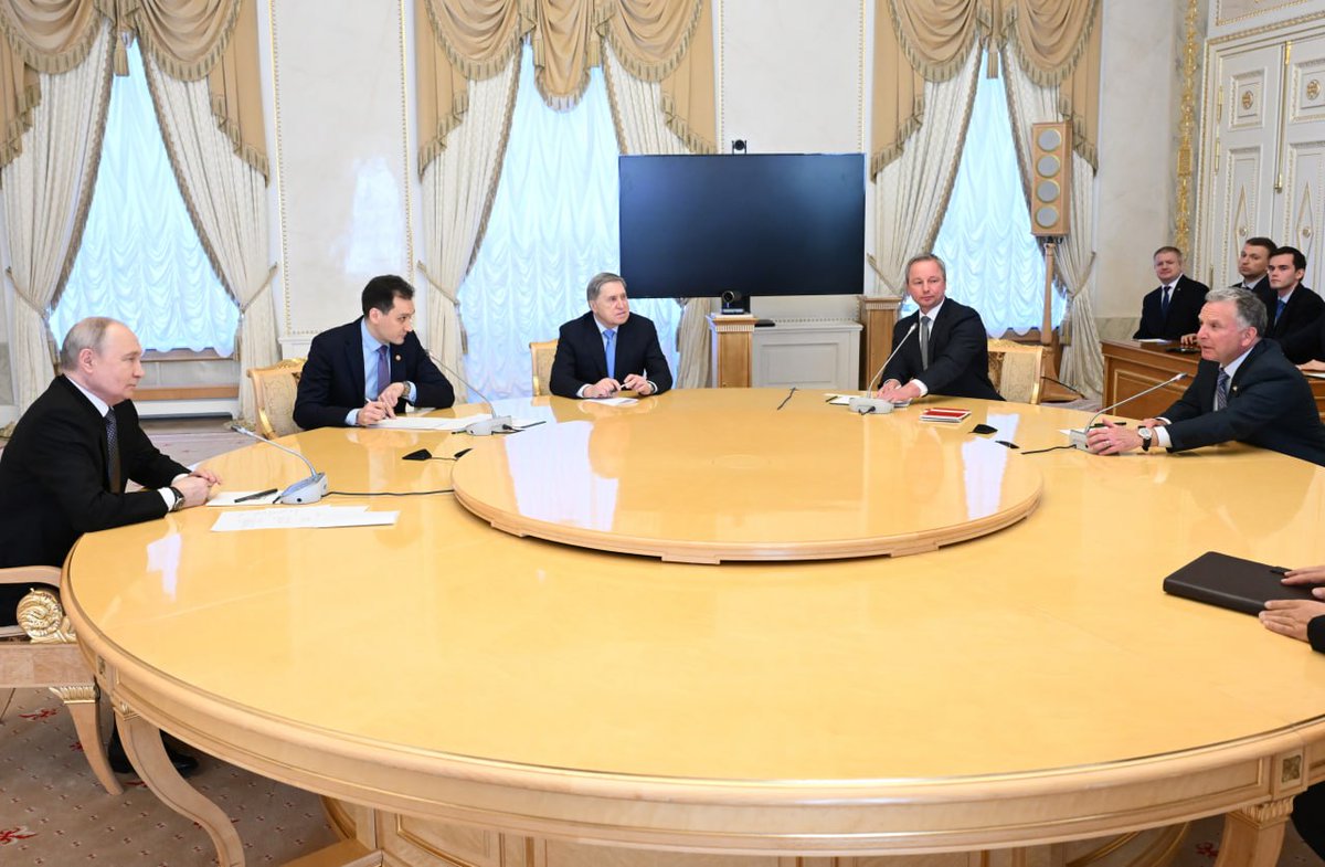 mfa_russia's tweet photo. 💬 President #Putin to Special Envoy @SEPeaceMissions:

Once we announced that oil supplies would be delivered to the US, global diesel prices immediately fell by 5-6%.

🛢 We are preparing shipments right now, with several tankers being readied at once.

https://t.co/MgLg7jrWzO https://t.co/kC3wurQc6I