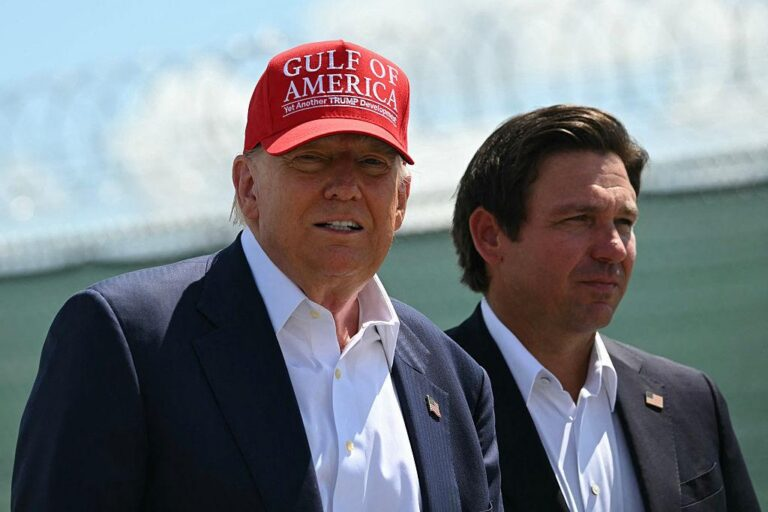 PunchbowlNews's tweet photo. TOP in @PunchbowlNews AM: Florida Republicans brazenly carved up their congressional map to add four new red seats at the behest of President Donald Trump and GOP Gov. Ron DeSantis... and it's not quite going as planned. https://t.co/d6M54Lp5ZX https://t.co/Ejc4OO5pEe