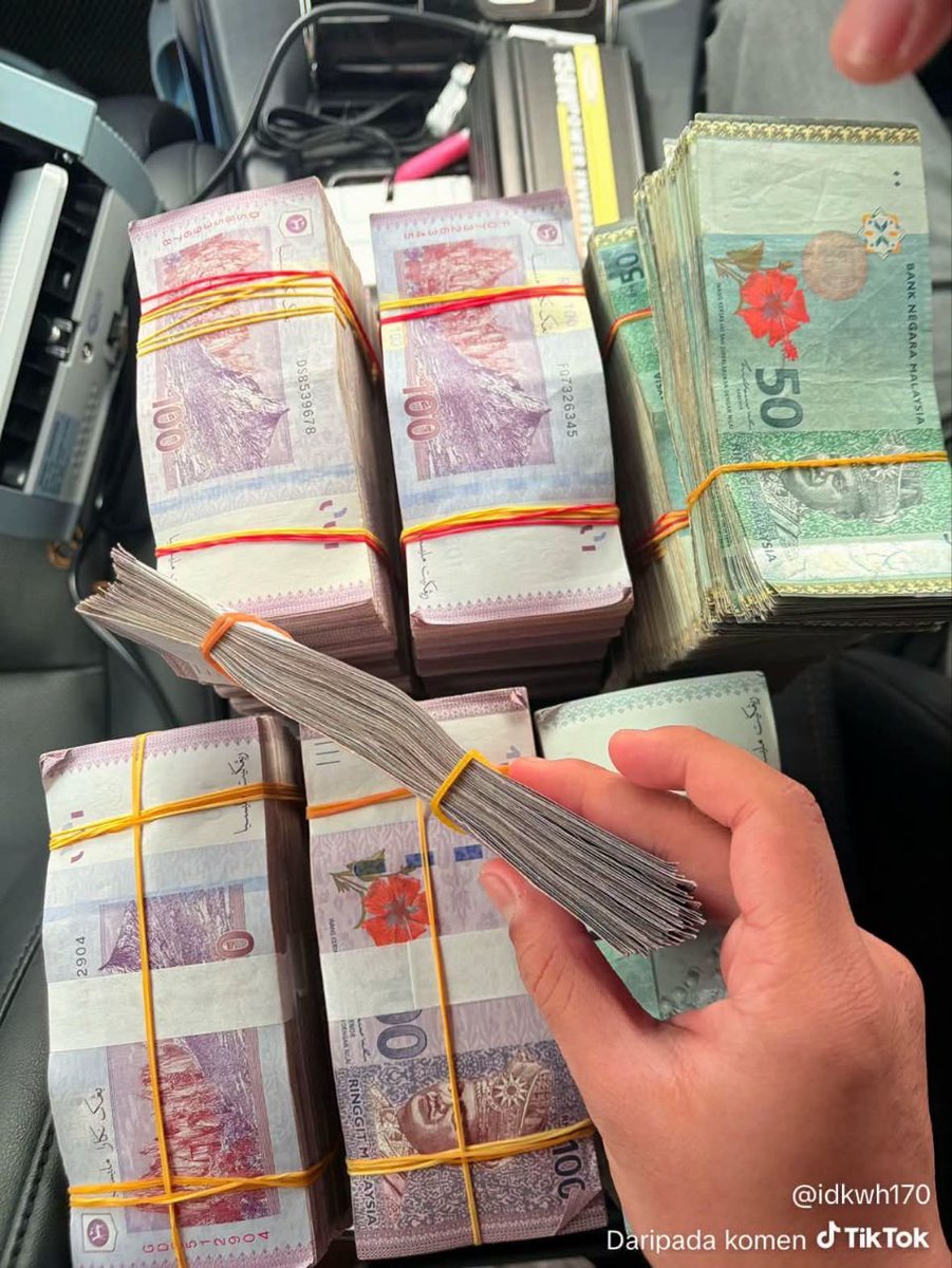 muhammadas84588's tweet photo. Siapa nak pakai ni pm i https://t.co/2YJjJTLfqs