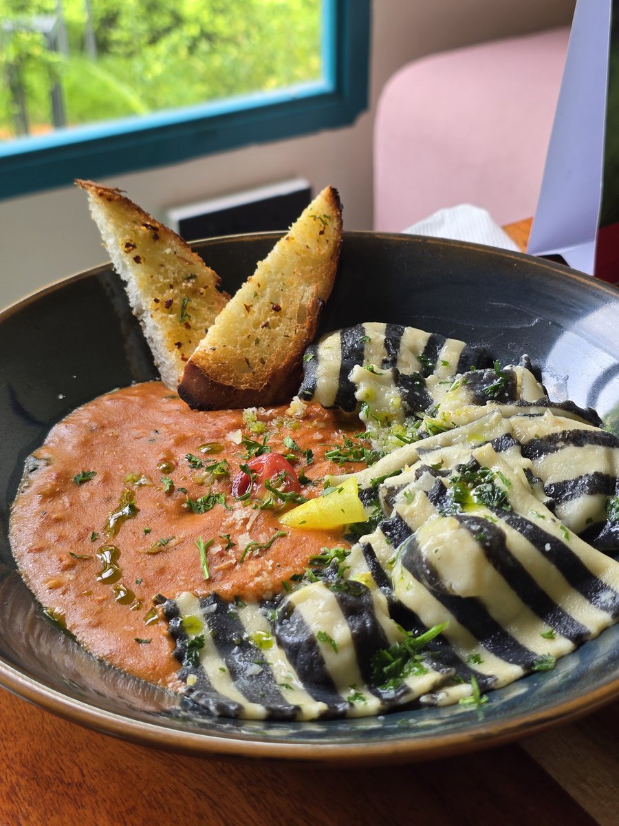 97kailash's tweet photo. #Chapterone in ECR has become one of the worthy cafe to revisit for the food.

Loved everything, from the food to the service to the ambience. Give it a try. https://t.co/IsVK05tE81
