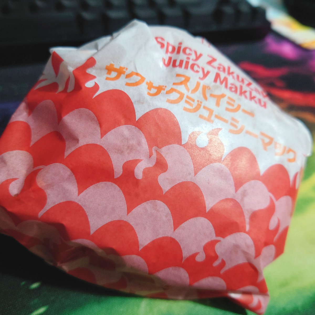 Amano_shime's tweet photo. #喰らえ飯テれお
いったんこれにした♪
スパイシーザクザクジューシーマック🍔
ｳﾏｳﾏ(⁠*⁠´⁠ω⁠｀⁠*⁠) https://t.co/mYClRGXoBZ